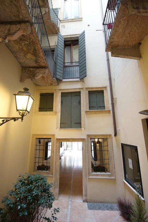 B&B Bijoux Верона Экстерьер фото
